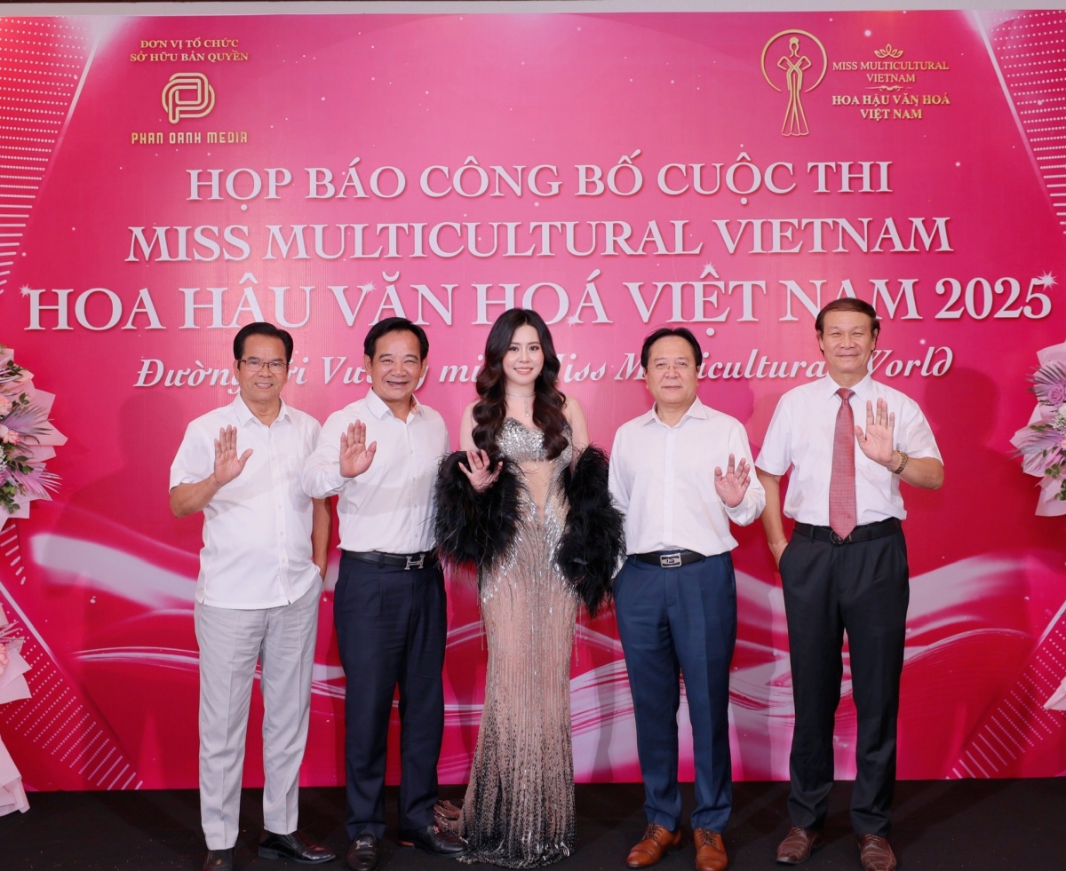 hoa hau van hoa viet nam lan dau duoc to chuc, ton vinh ban sac dan toc hinh anh 2