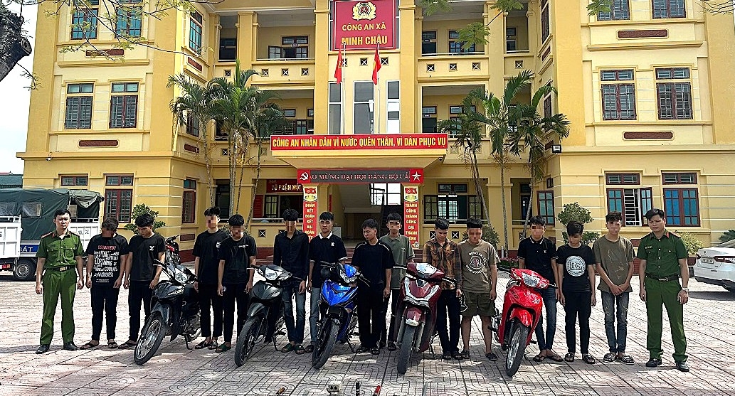 11 đối tượng bị khởi tố vì dùng hung khí hẹn nhau giải quyết mâu thuẫn hình ảnh 1 11 doi tuong bi khoi to vi dung hung khi hen nhau giai quyet mau thuan hinh anh 1