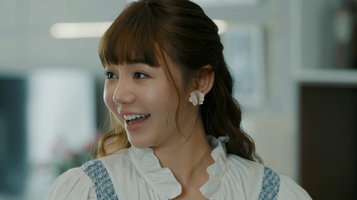 quynh kool va dan my nhan trong phim gio ngang khoang troi xanh hinh anh 3