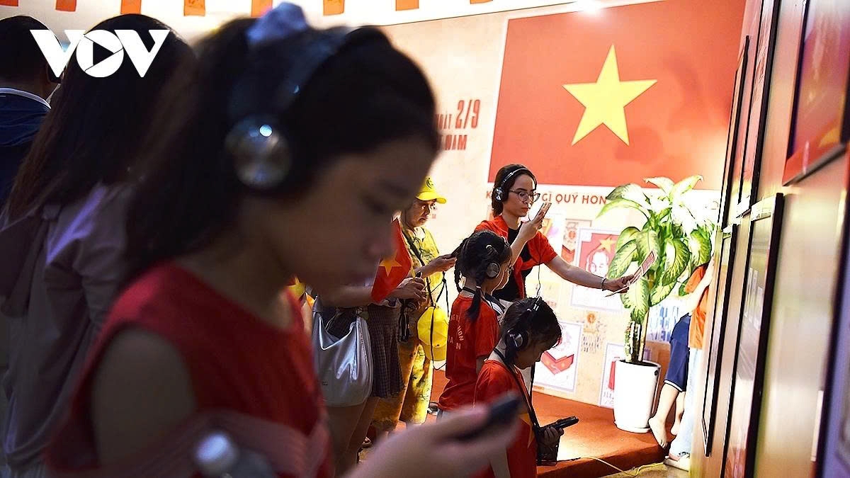 hanoi buzzes from dawn to dusk ahead of national day celebration picture 13 hanoi buzzes from dawn to dusk ahead of national day celebration picture 13