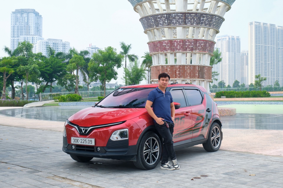 chu xe vinfast vf5 sau 2 nam khong khoi bui, tiet kiem, dung re ngang xe may hinh anh 1