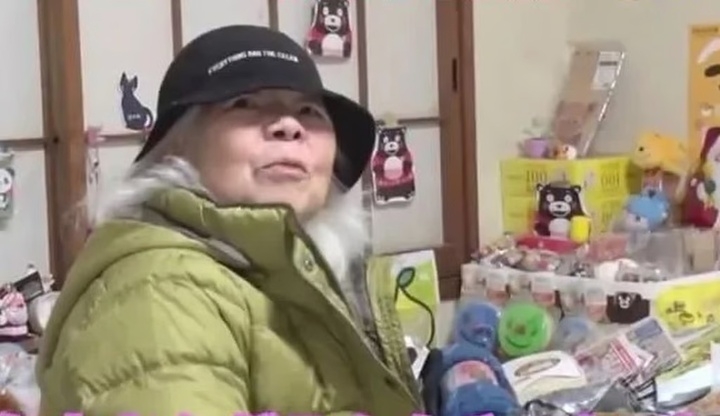 la lung hai me con song trong dong rac du co ca toa nha cho thue hinh anh 3