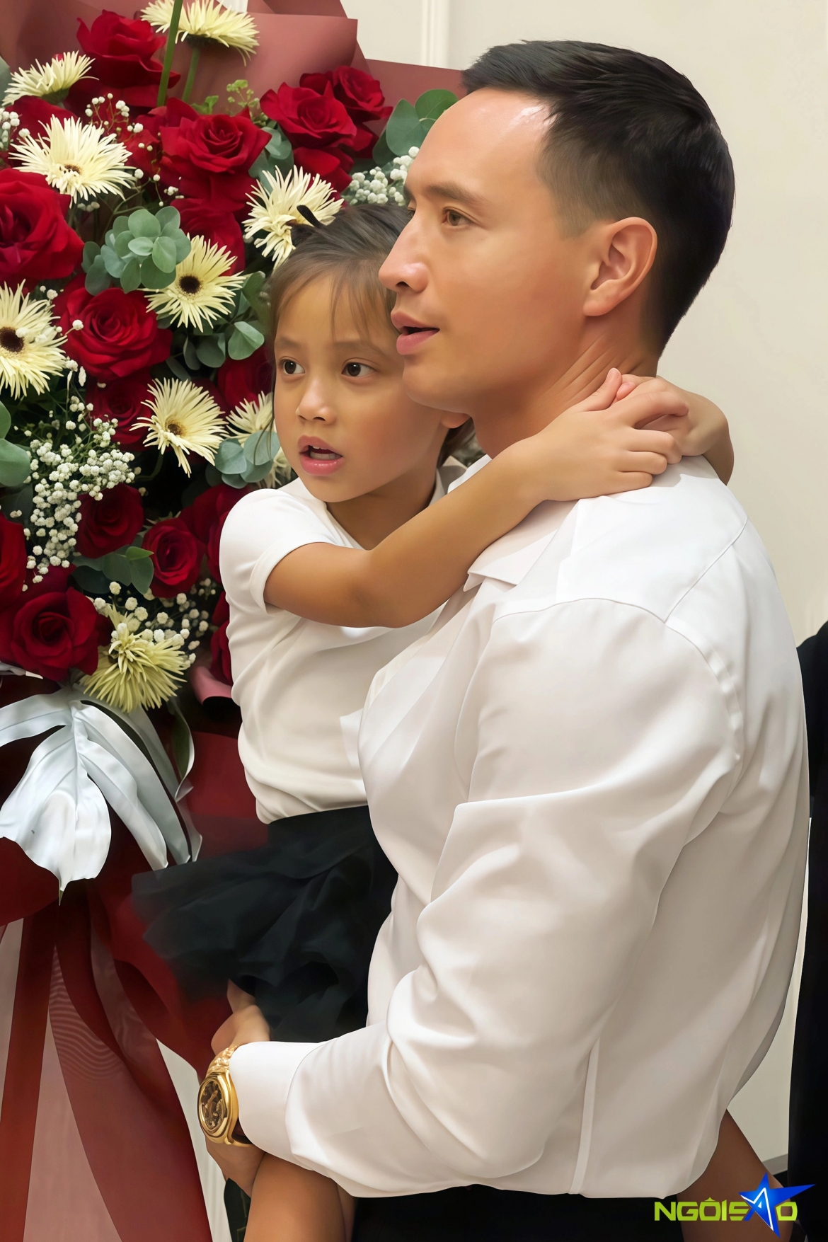 sao viet 7 8 vo nsnd cham soc chong nhu em be hinh anh 8