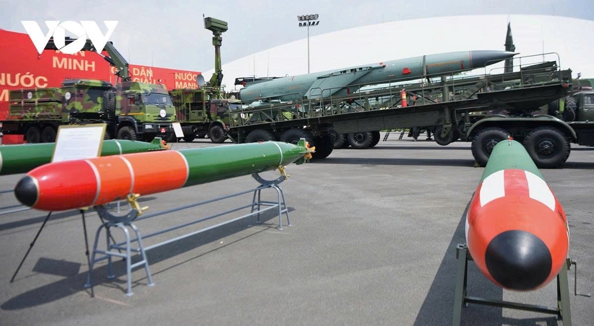 modern military hardware showcased at largest-ever exhibition in hanoi picture 2 modern military hardware showcased at largest-ever exhibition in hanoi picture 2