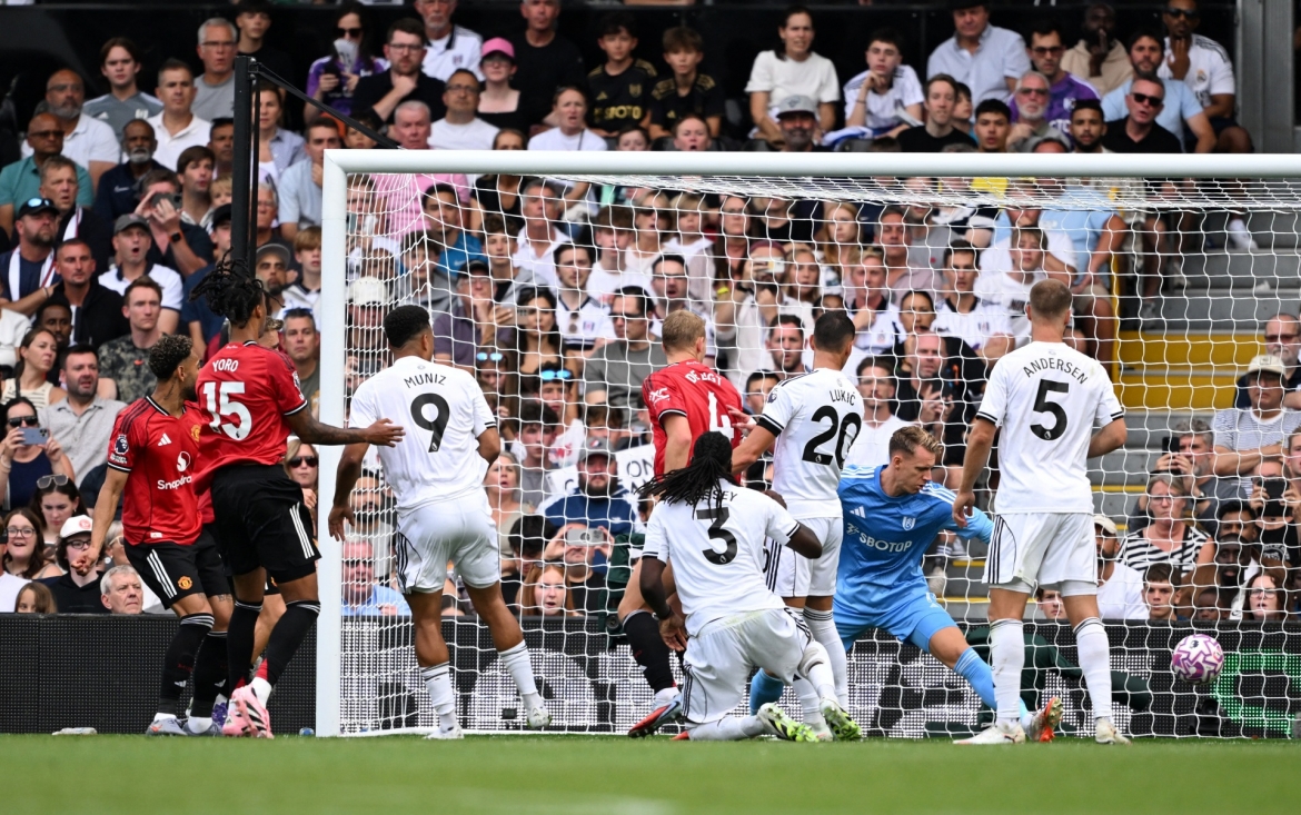 ket qua vong 2 ngoai hang anh 2025 2026 mu roi diem truoc fulham vi toi do bruno hinh anh 5