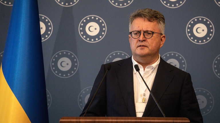 Thứ trưởng Ukraine: Ông Zelensky sẵn sàng thảo luận về lãnh thổ với ông Putin