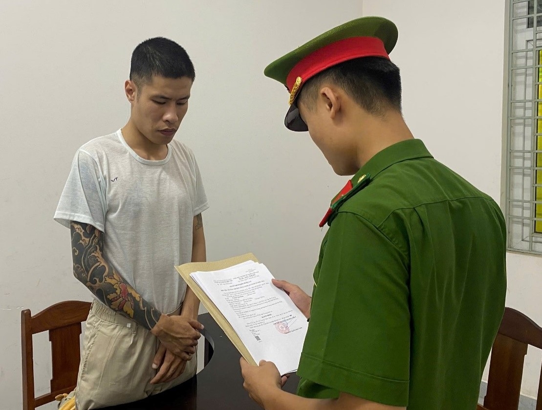 Khởi tố, bắt tạm giam nhân viên bảo vệ “rút ruột” tài sản của công ty