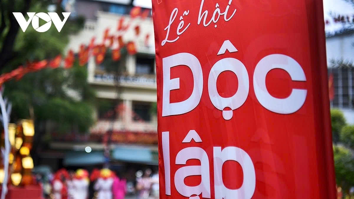 hanoi buzzes from dawn to dusk ahead of national day celebration picture 3 hanoi buzzes from dawn to dusk ahead of national day celebration picture 3