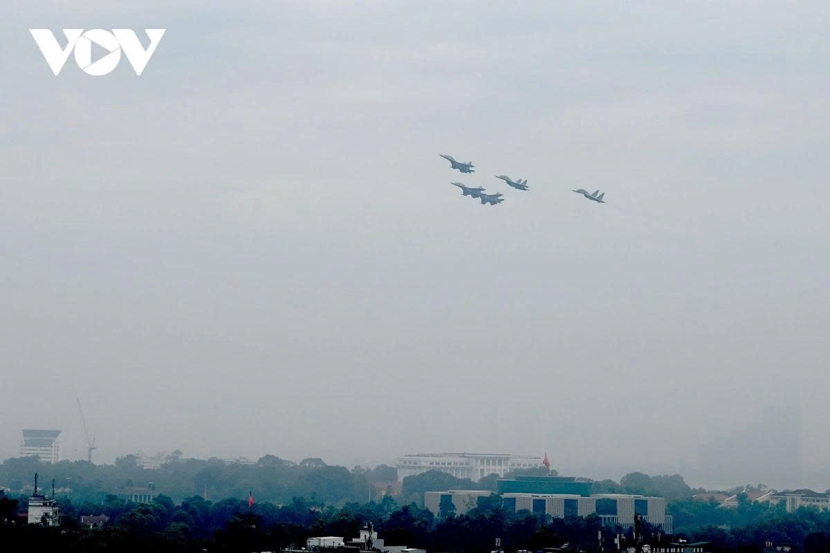 national day parade countdown su-30mk2 fighter jets perform aerobatic maneuvers picture 3 national day parade countdown su-30mk2 fighter jets perform aerobatic maneuvers picture 3