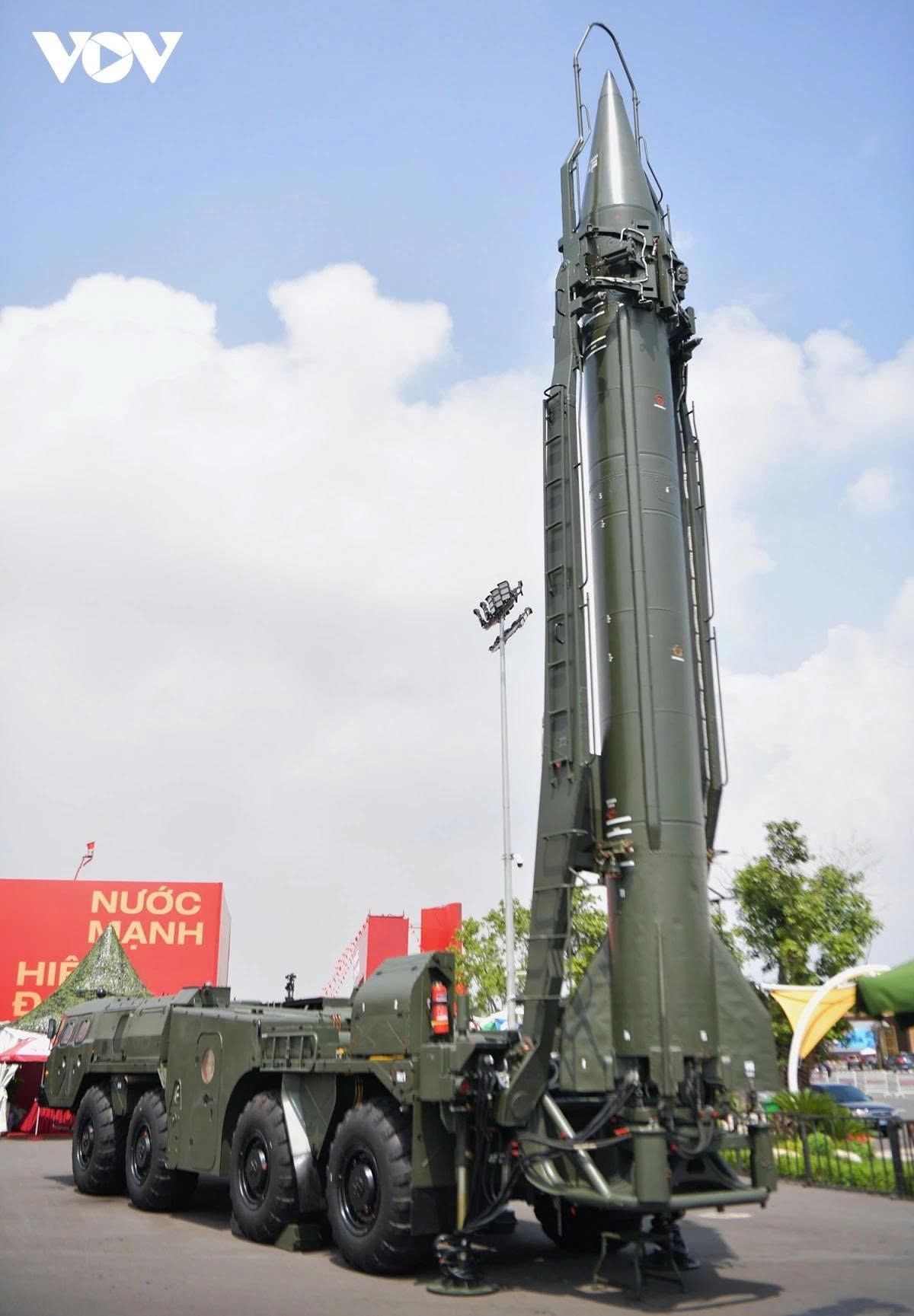 modern military hardware showcased at largest-ever exhibition in hanoi picture 4 modern military hardware showcased at largest-ever exhibition in hanoi picture 4