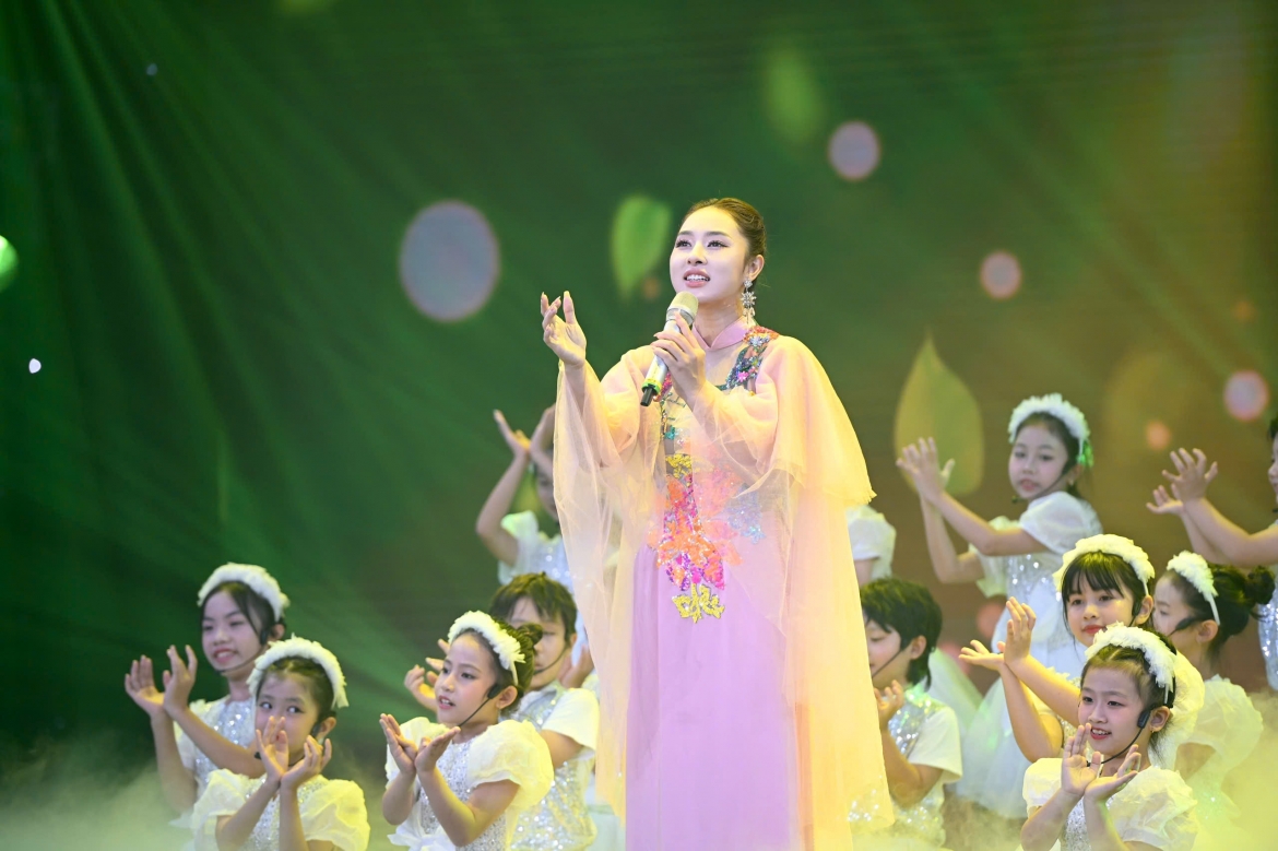 Den vau, bao tram idol khong nhan catse chuong trinh hat vi nan nhan da cam hinh anh 1
