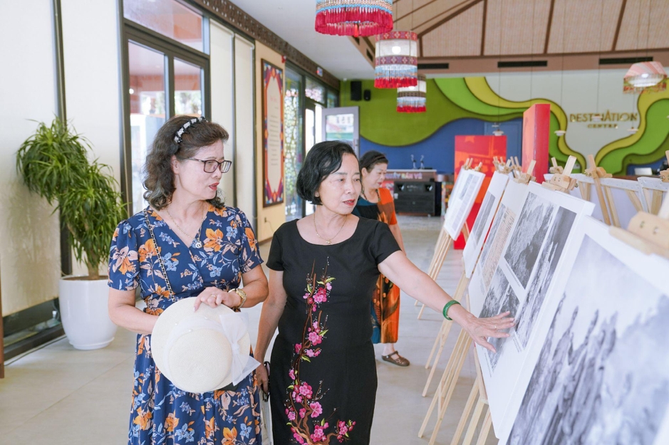song lai ky uc quoc dan Dai hoi qua khong gian trung bay vung dat cach mang tan trao hinh anh 4