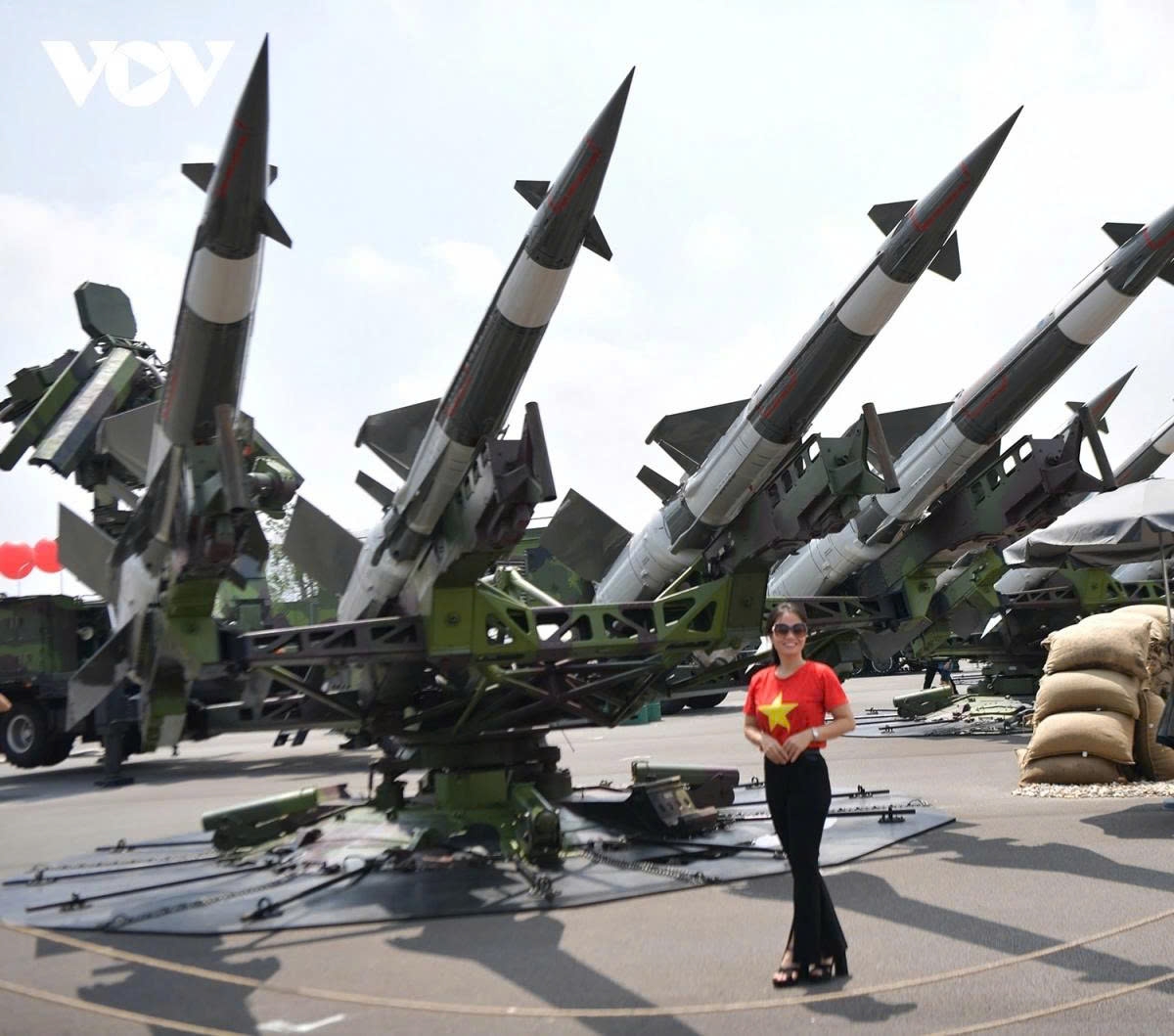 modern military hardware showcased at largest-ever exhibition in hanoi picture 5 modern military hardware showcased at largest-ever exhibition in hanoi picture 5