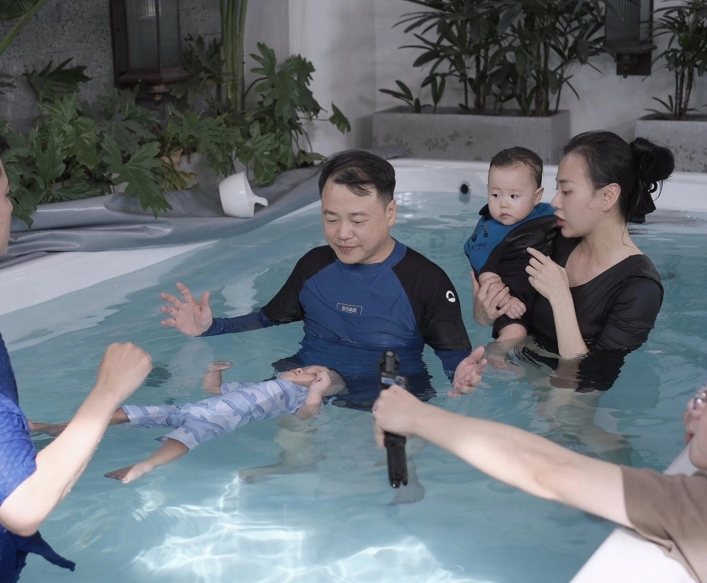 sao viet 6 8 quynh nga dien bikini khoe eo 56 cm o quan lan hinh anh 6