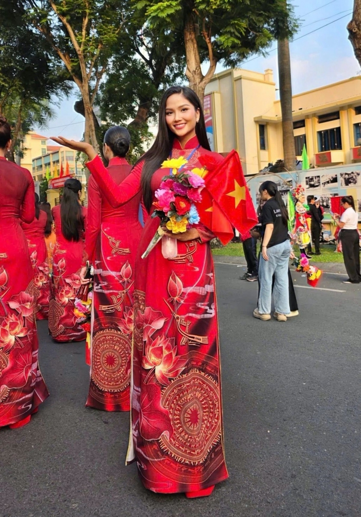 sao viet 24 8 h hen nie mang thai gan 5 thang khi tham gia dieu hanh 30 4 hinh anh 1