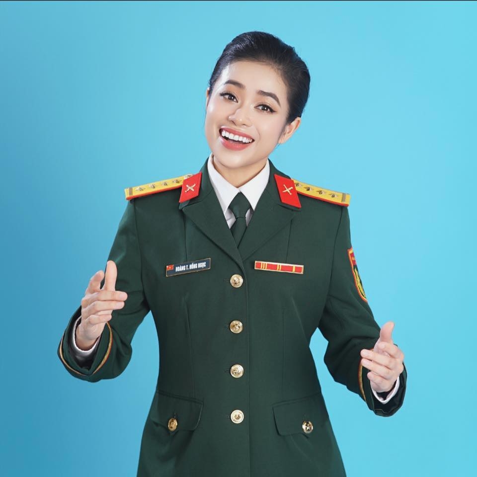 tung bi loai khoi vietnam idol, nu dai uy viet gan 80 bai hat ve nguoi linh hinh anh 3
