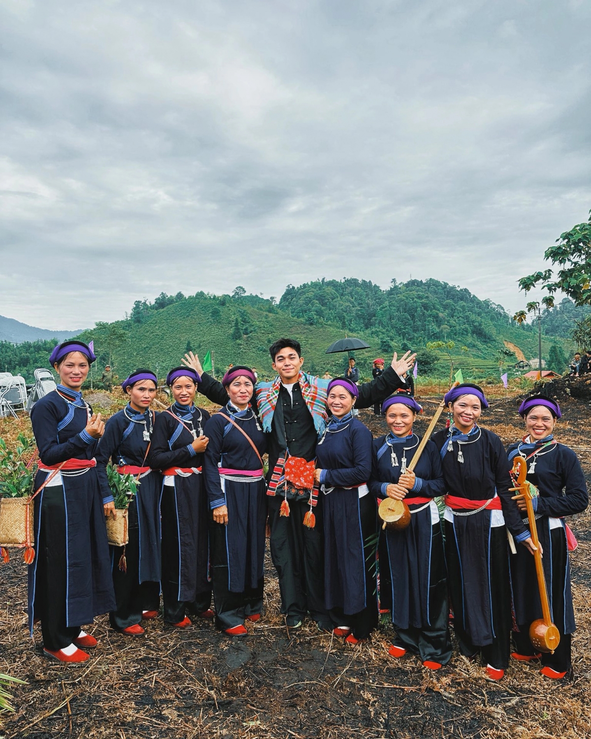 sao viet 10 8 Ong xa ngo thanh van he lo khoanh khac dau doi cua con gai hinh anh 6