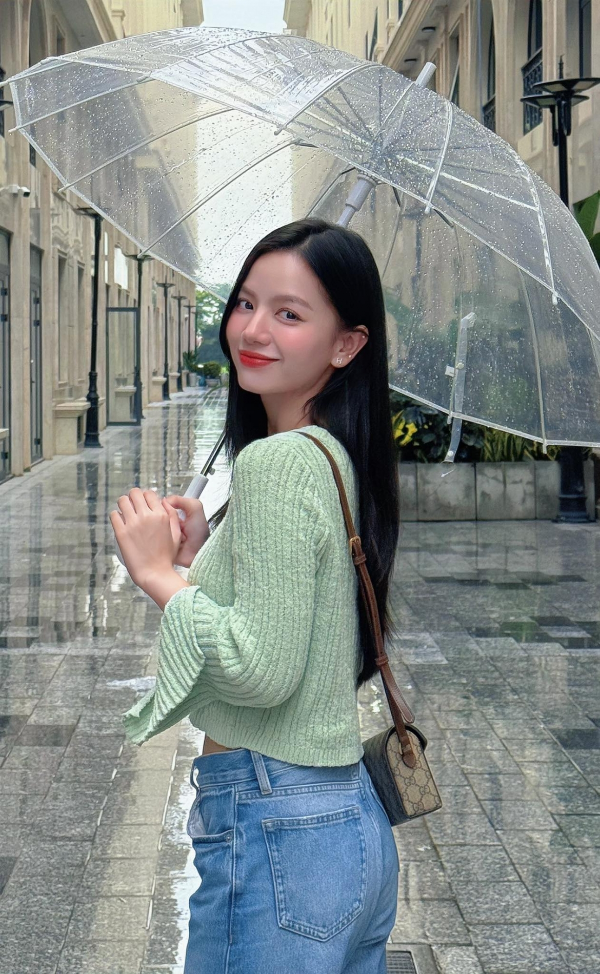 ve dep diu dang cua ha anh - bong hong trong phim mua do hinh anh 8