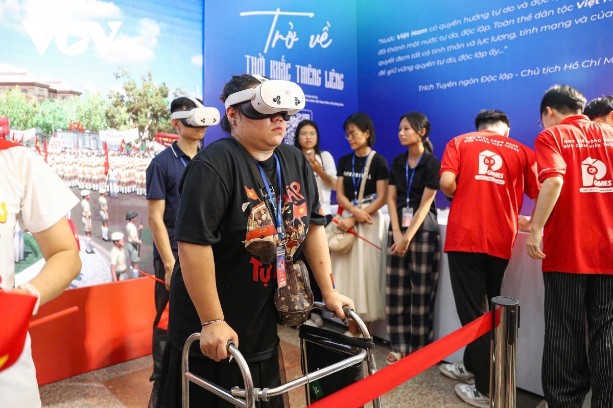 thuc te ao tro ve thoi khac thieng lieng - tam voc lich su, cong nghe va chien luoc cua Dai tieng noi viet nam hinh anh 5