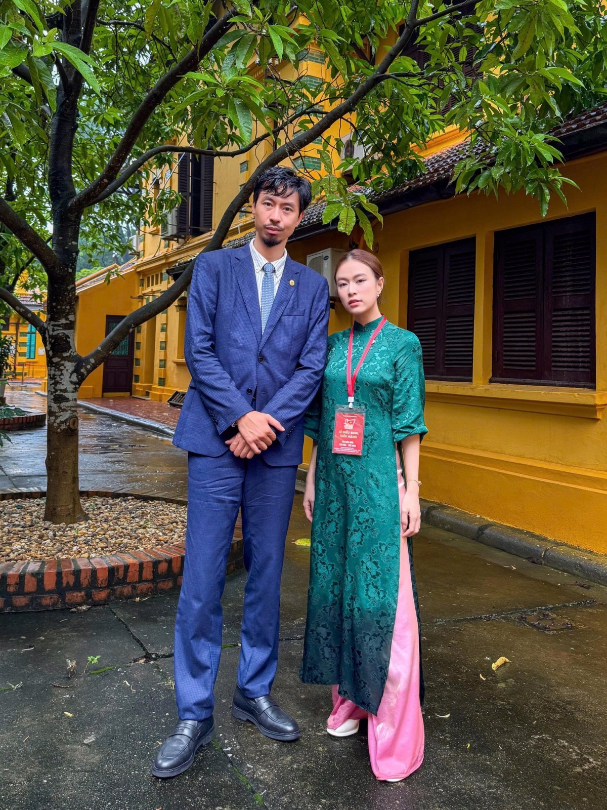 sao viet 28 8 huyen lizzie dien ao dai do ruc ro mung quoc khanh 2 9 hinh anh 2