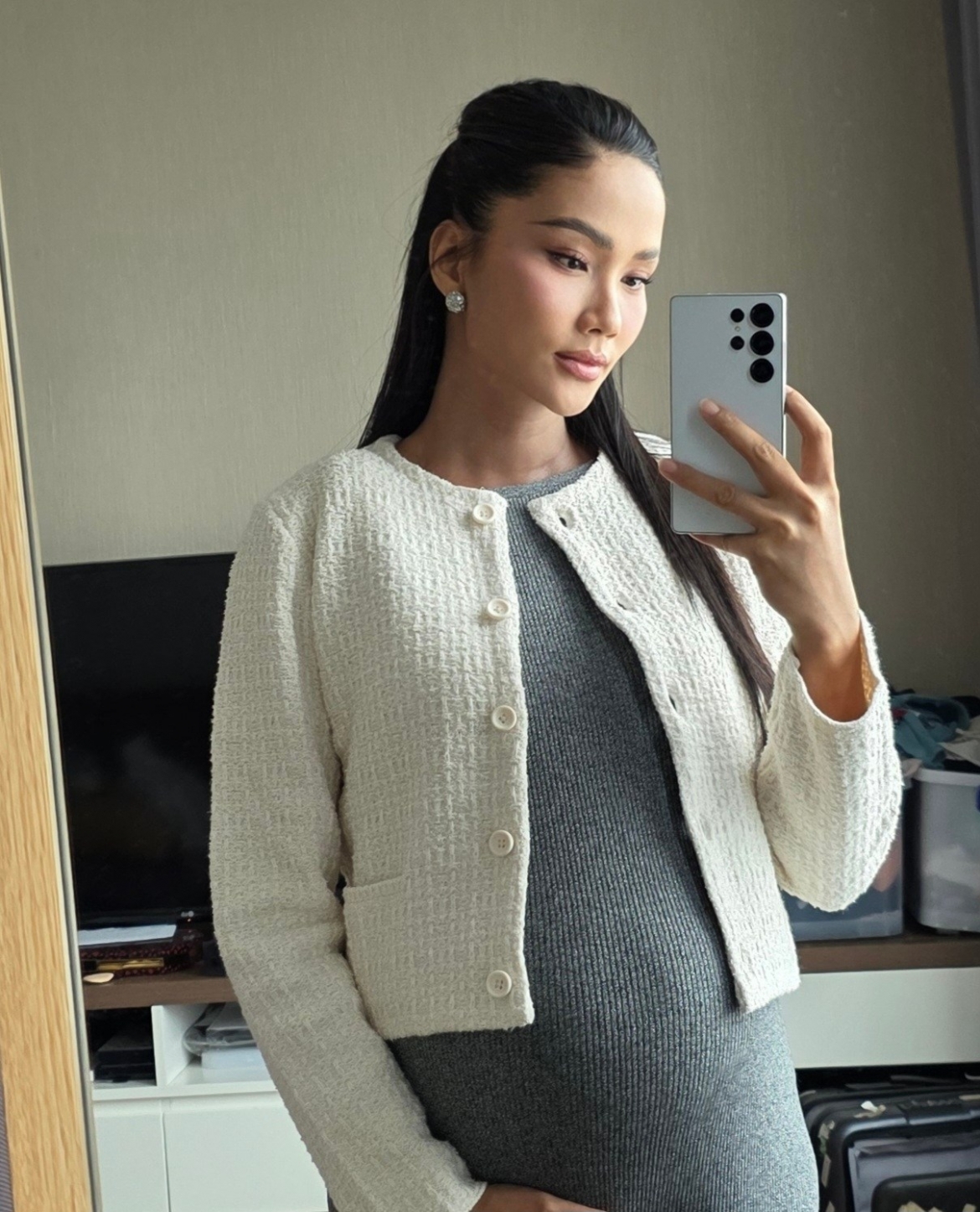sao viet 29 8 A hau phuong nhi du khai mac trien lam cung nha chong hinh anh 3