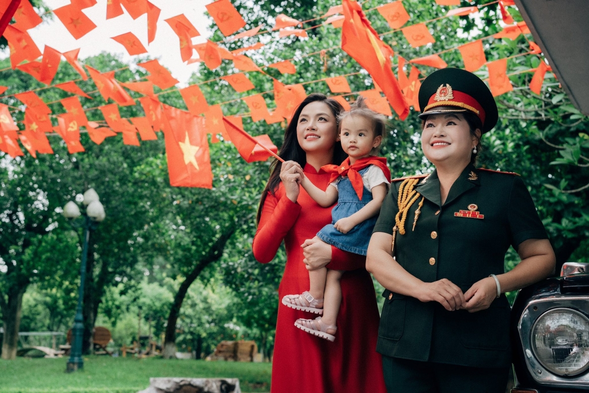thu quynh dieu hanh a80, mang theo niem tu hao ve me la thuong ta quan doi hinh anh 3