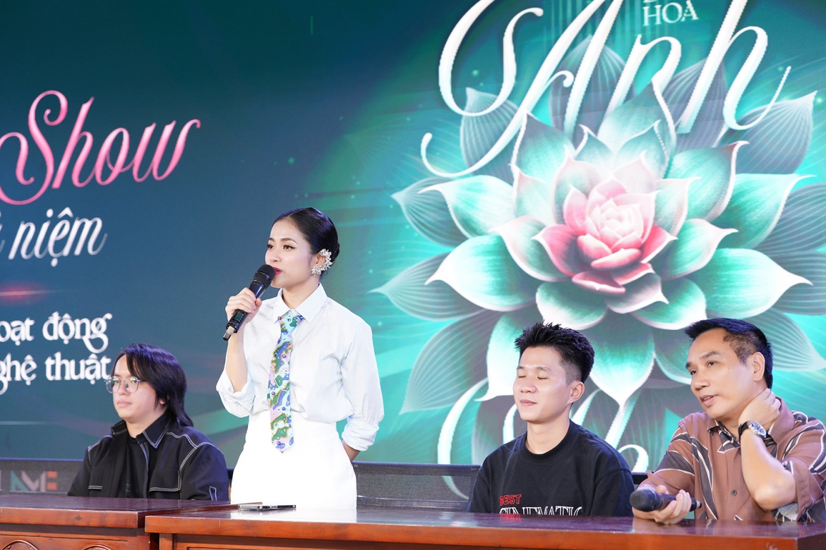tung bi loai khoi vietnam idol, nu dai uy viet gan 80 bai hat ve nguoi linh hinh anh 1