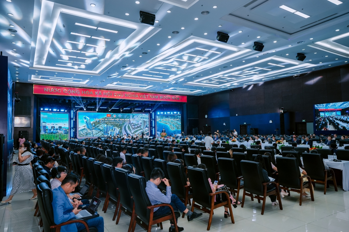 apex group san sang rot von dau tu vao meey group hinh anh 2