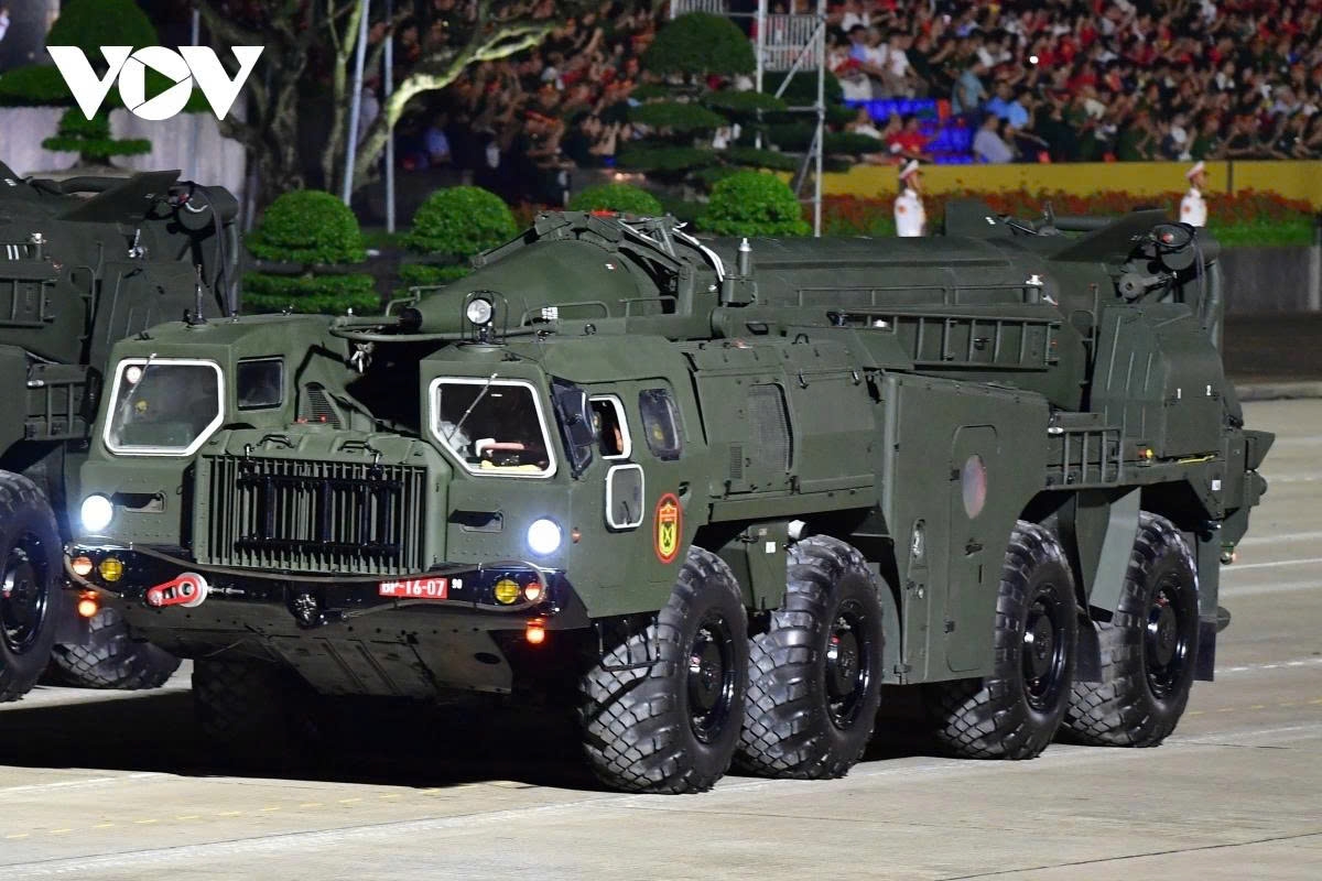 for first time in 40 years military hardware rolls through ba dinh square once again picture 7