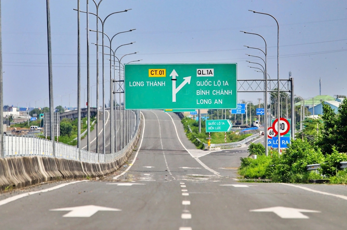Chuẩn bị thu phí cao tốc Bến Lức - Long Thành, mức cao nhất 370.000 đồng/lượt