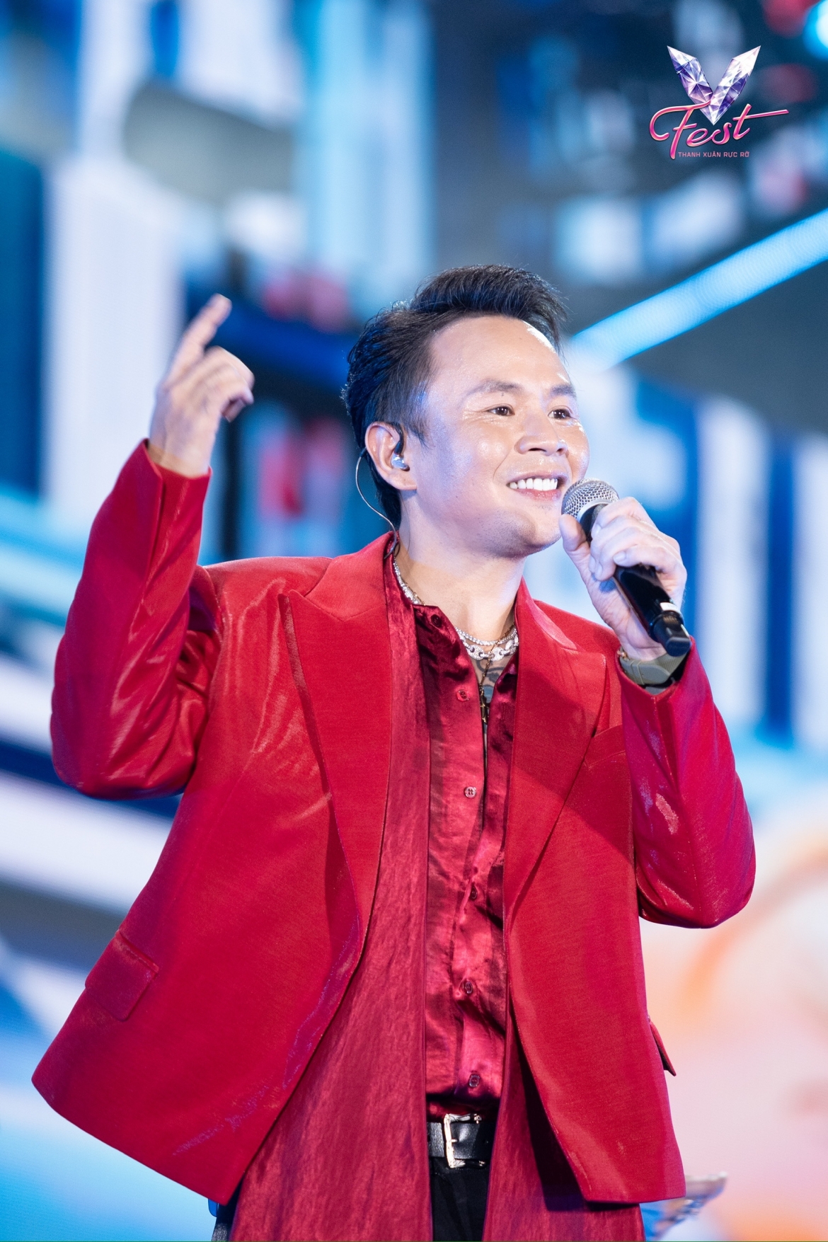 hieuthuhai, mono cung dan sao tao nen v fest thanh xuan ruc ro hinh anh 9