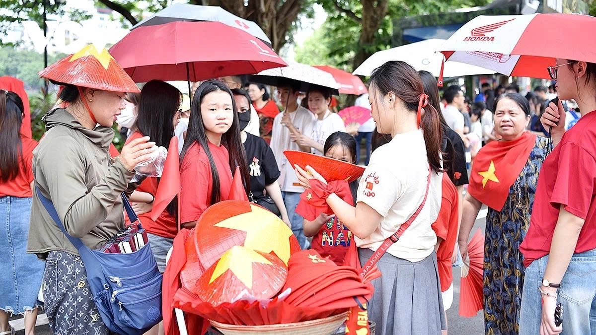hanoi buzzes from dawn to dusk ahead of national day celebration picture 8 hanoi buzzes from dawn to dusk ahead of national day celebration picture 8