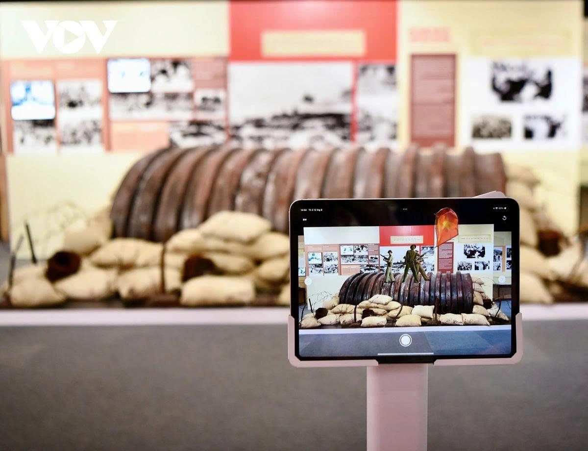 hundreds of precious documents vividly depict vietnam s 80-year journey picture 7