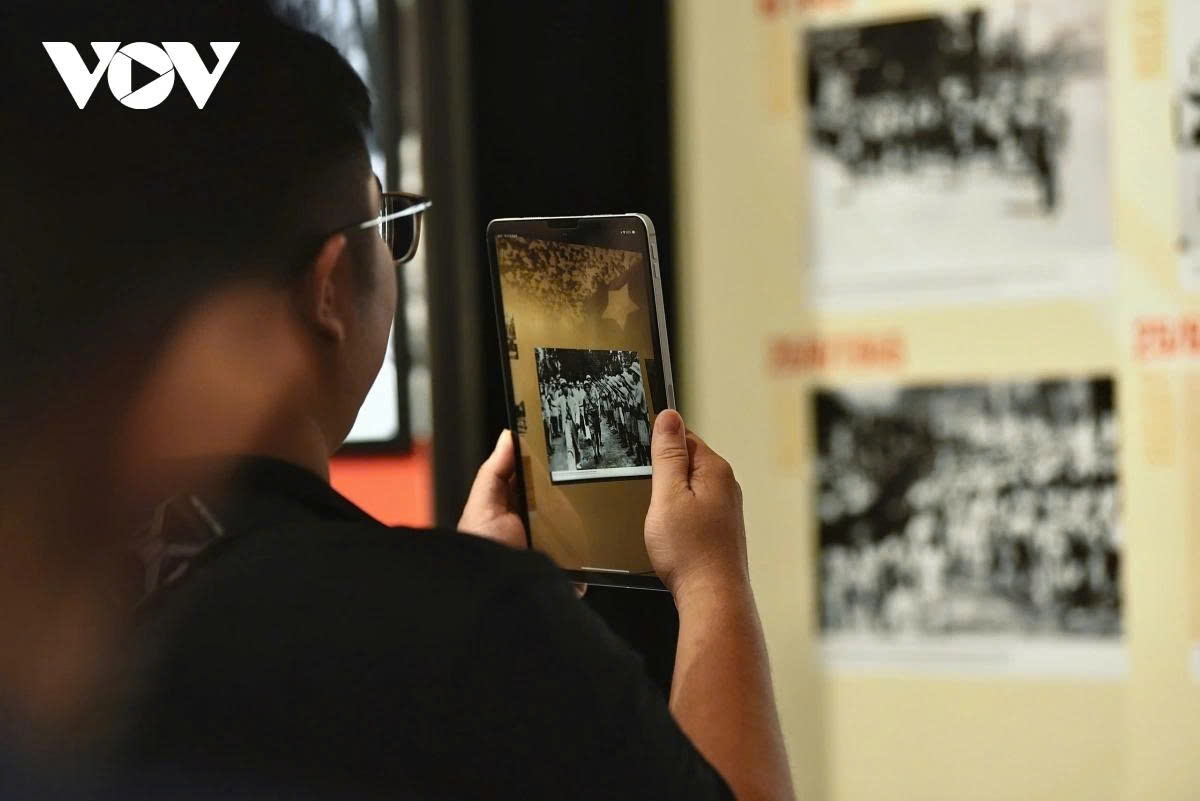 hundreds of precious documents vividly depict vietnam s 80-year journey picture 8