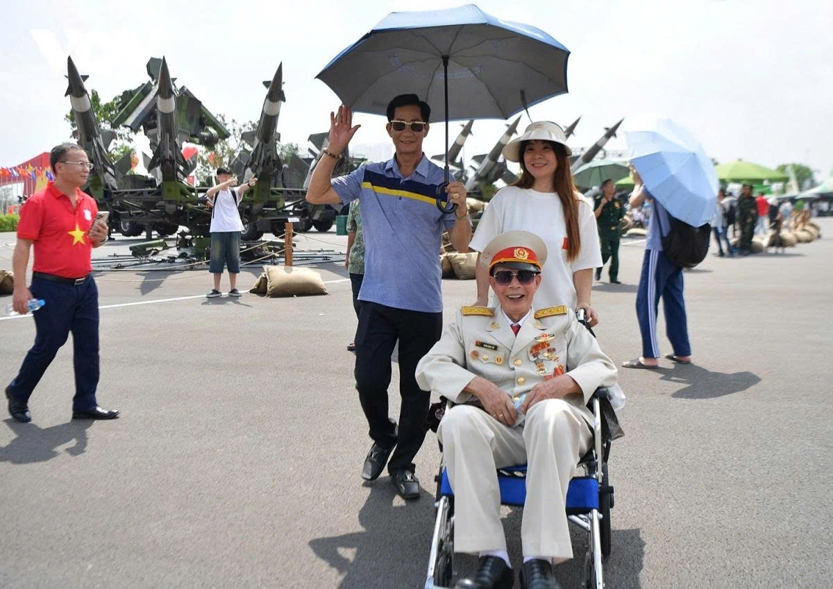 modern military hardware showcased at largest-ever exhibition in hanoi picture 9 modern military hardware showcased at largest-ever exhibition in hanoi picture 9