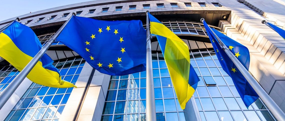 ukraine truoc buoc ngoat moi vien tro ky luc, ke hoach vung dem va nguy co leo thang hinh anh 1