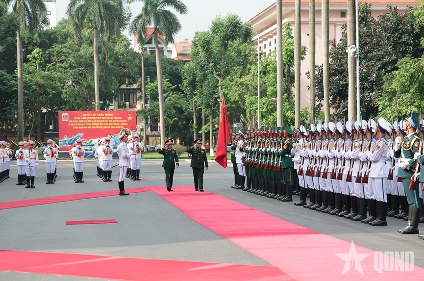 vietnam, laos strengthen defence ties with lt. general vongsone inpanphim s official visit picture 1