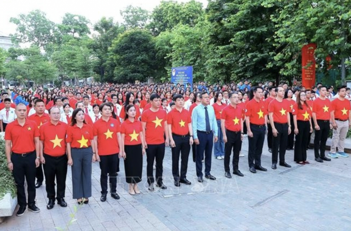 youth nationwide join i love my fatherland flag salute ceremony picture 1 youth nationwide join i love my fatherland flag salute ceremony picture 1