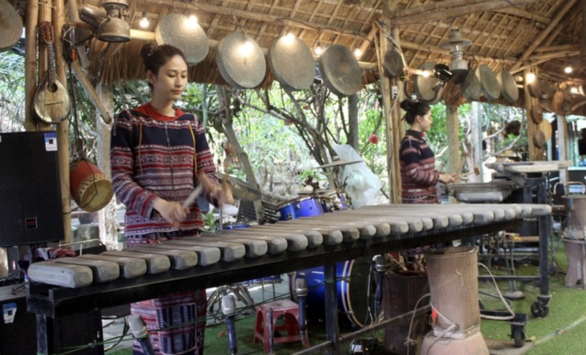 natural sounds of the lithophone in vietnam s easternmost region picture 1 natural sounds of the lithophone in vietnam s easternmost region picture 1