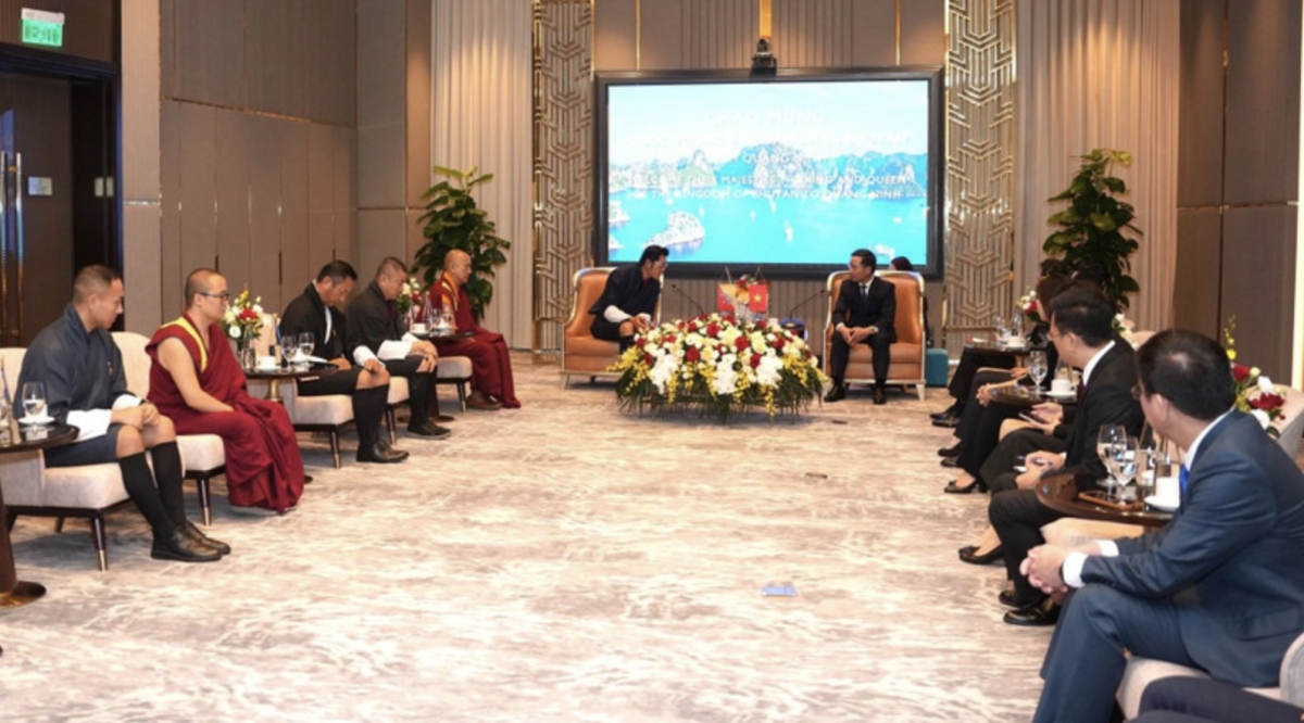 bhutanese king, queen visit quang ninh province picture 1 bhutanese king, queen visit quang ninh province picture 1