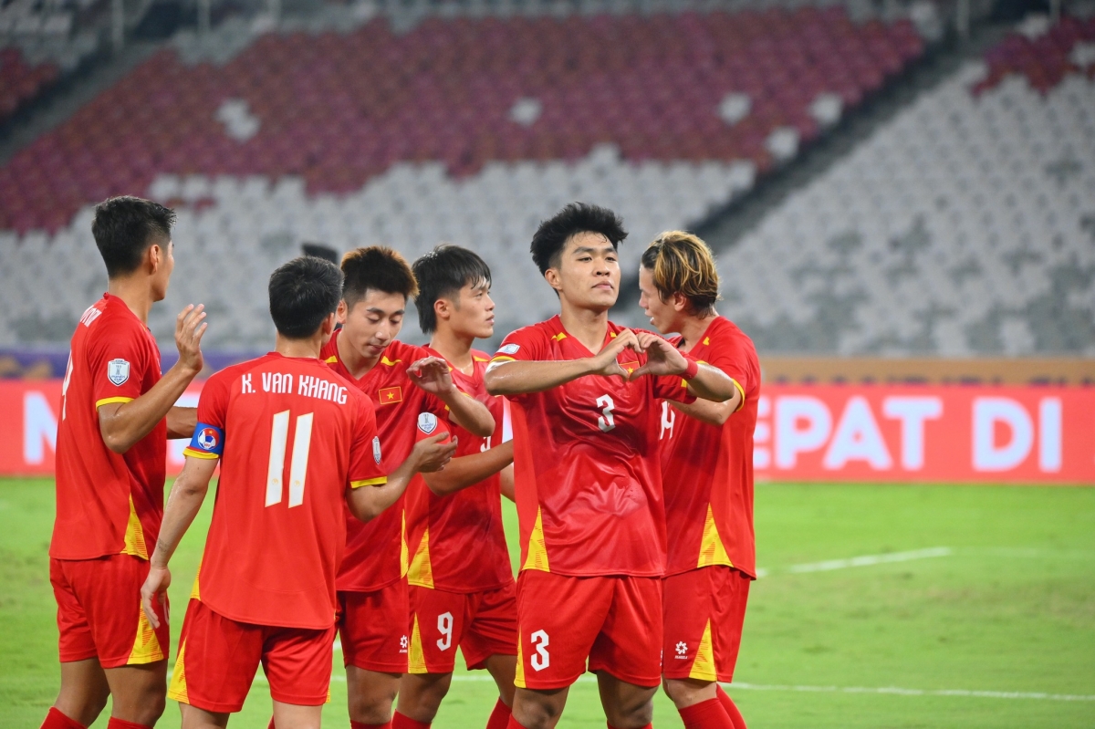 Vietnamese players dominate Mandiri Cup Best XI