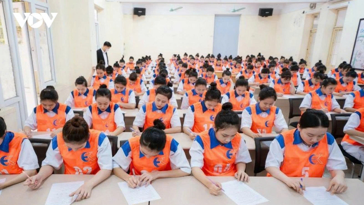 over 85,000 workers sent abroad over seven-month period picture 1 over 85,000 workers sent abroad over seven-month period picture 1
