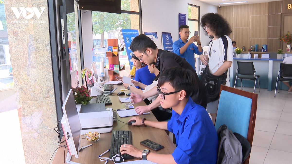 Vận hành chính quyền 2 cấp: Cán bộ tận tình, người dân hài lòng