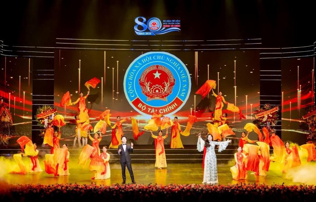 80 nam nganh tai chinh viet nam, vung buoc trong ky nguyen moi hinh anh 1
