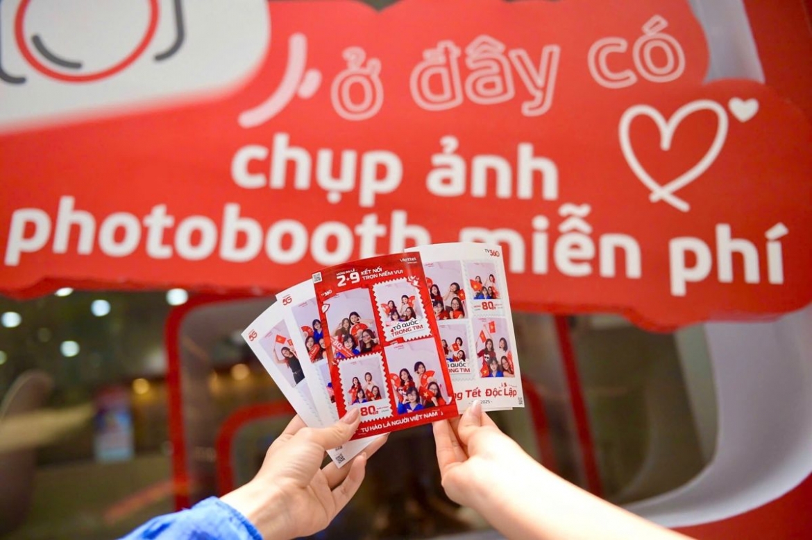 gioi tre ha thanh check-in photobooth mien phi tai cua hang viettel hinh anh 1