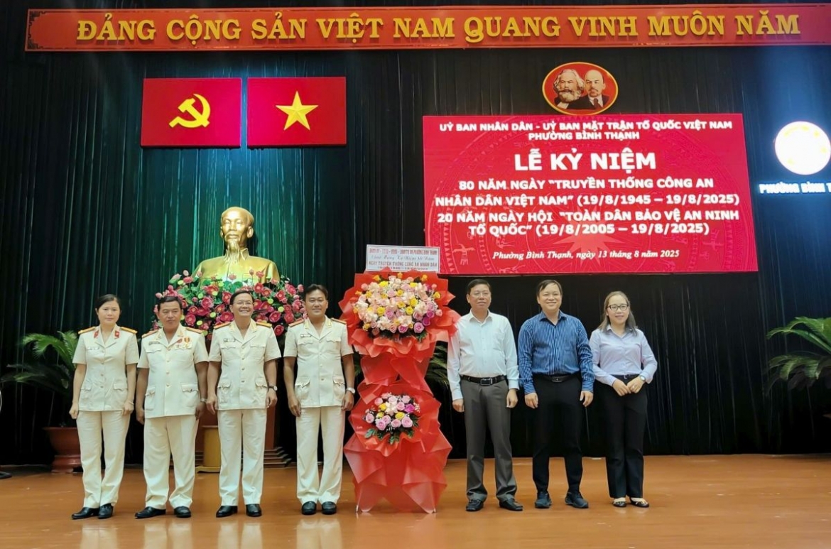 khi nguoi dan cung chinh quyen giu khu pho binh yen hinh anh 2