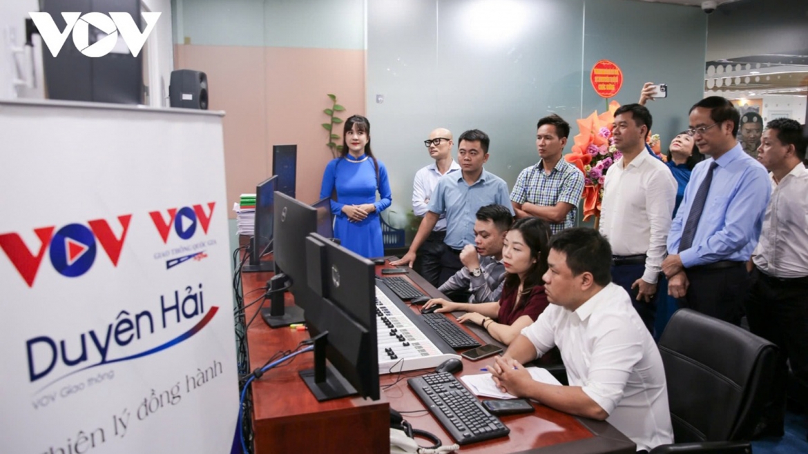 vov giao thong duyen hai Diem tua thong tin cua cu dan ven bien hinh anh 2