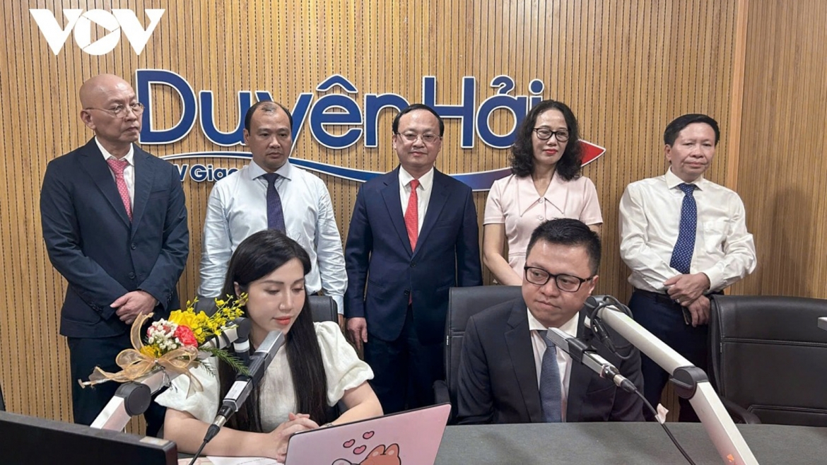 vov giao thong duyen hai Diem tua thong tin cua cu dan ven bien hinh anh 1