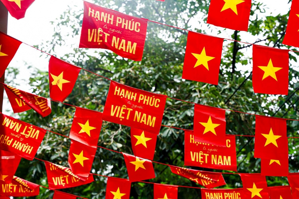 gioi tre ran ran check-in photobooth shb mung quoc khanh hinh anh 7