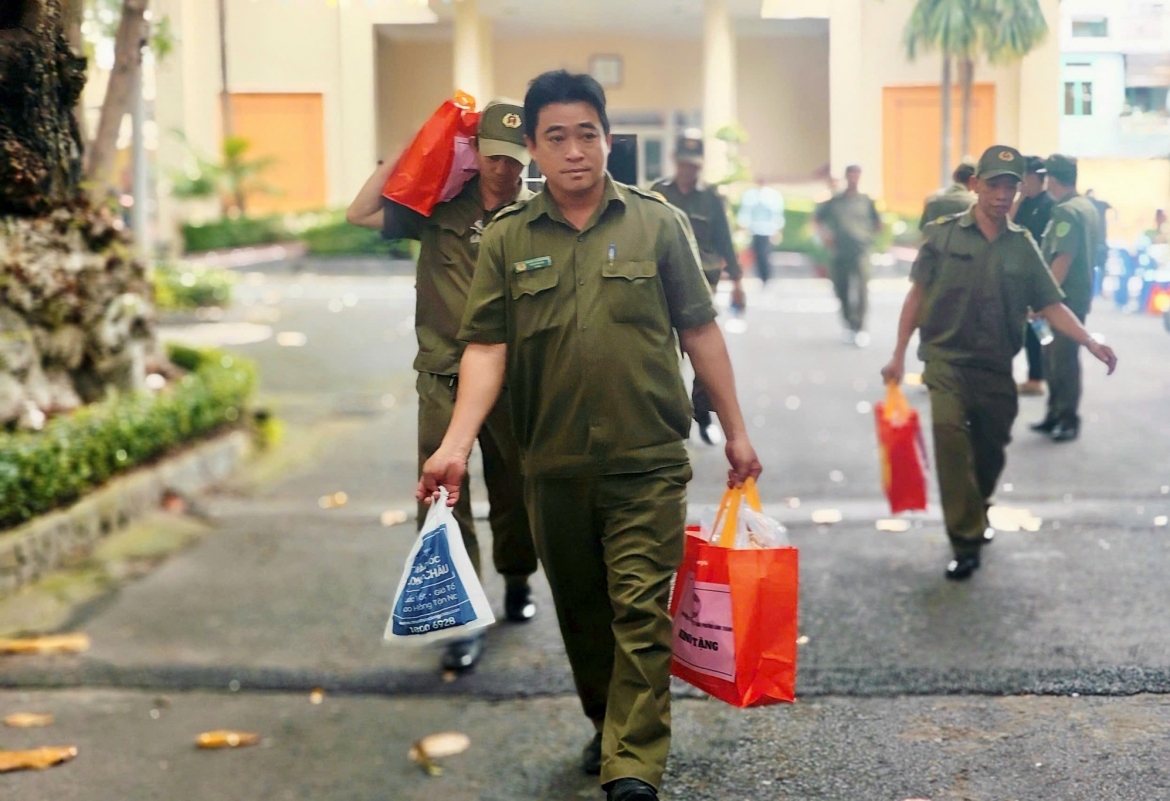 khi nguoi dan cung chinh quyen giu khu pho binh yen hinh anh 3